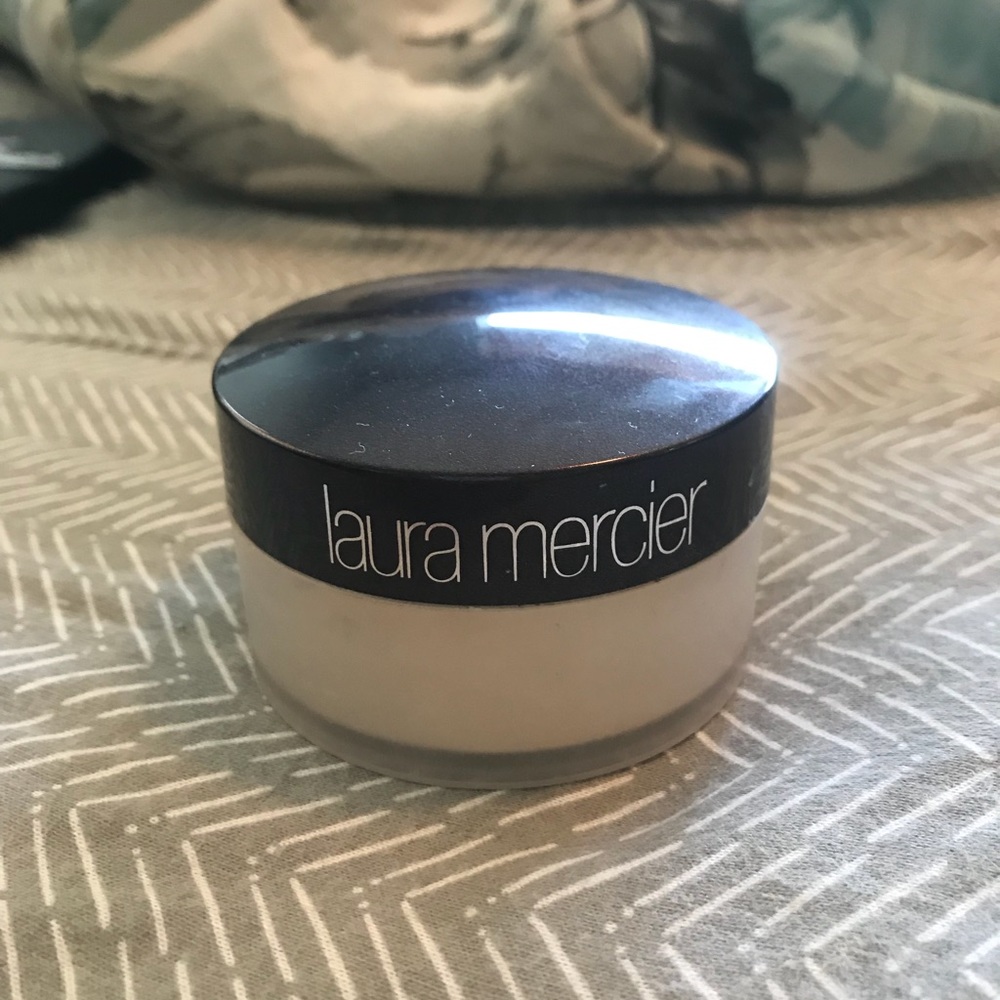 Laura Mercier loose setting translucent powder